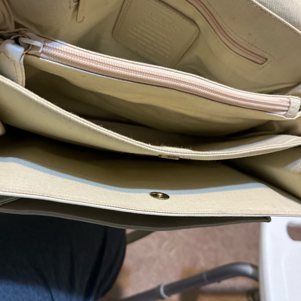 Relic leather pebbled tan crossbody - Picture 9 of 16
